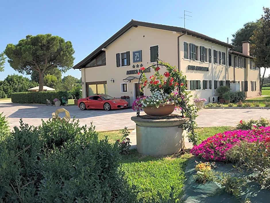 Photo 1 of 50 of Hotel Antica Fenice