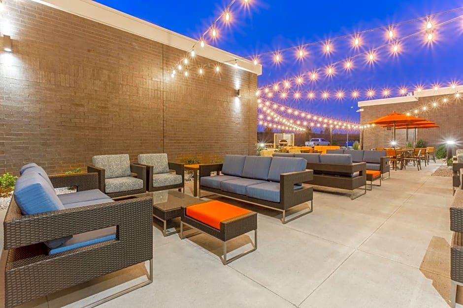 Holiday Inn & Suites Cedar Falls-Waterloo Event Ctr By IHG
