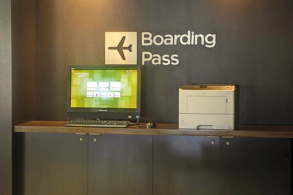 Courtyard by Marriott Indianapolis Airport