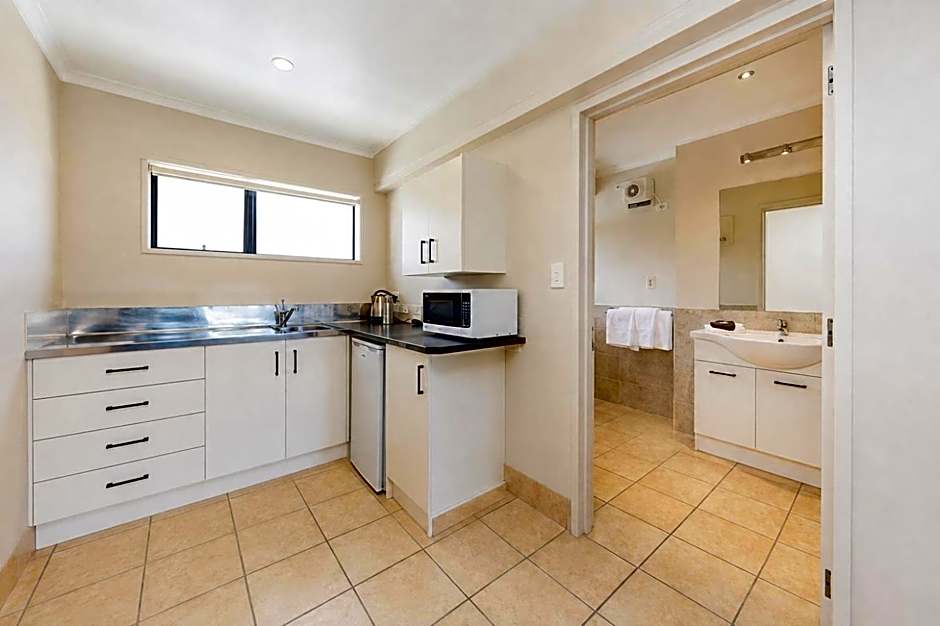 Kauri Court Motel and Apartments