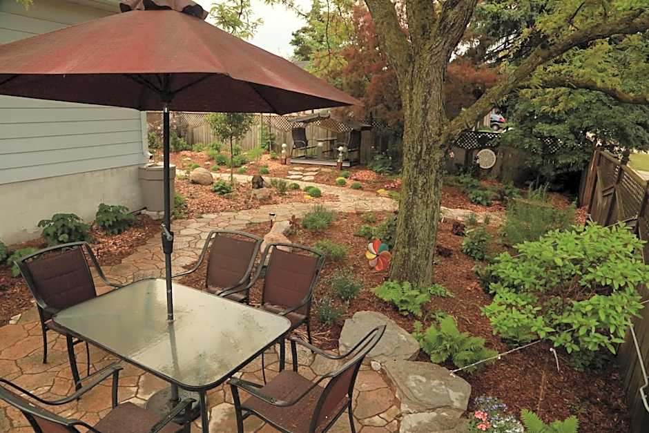 A Garden Stroll Bed & Breakfast