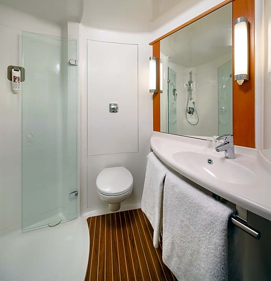 ibis Beauvais Aeroport