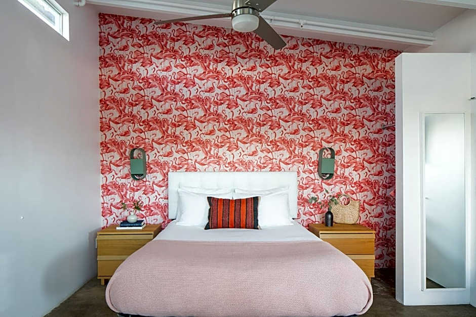 The Wesley by AvantStay Mid-Century Modern Oasis with Pool