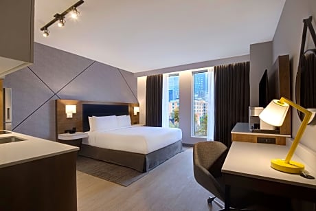 1 Kg Full Kitchen Mob/Hearing Access W/Tub