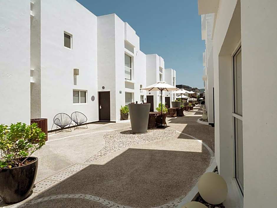 HS HOTSSON Hotel Acapulco