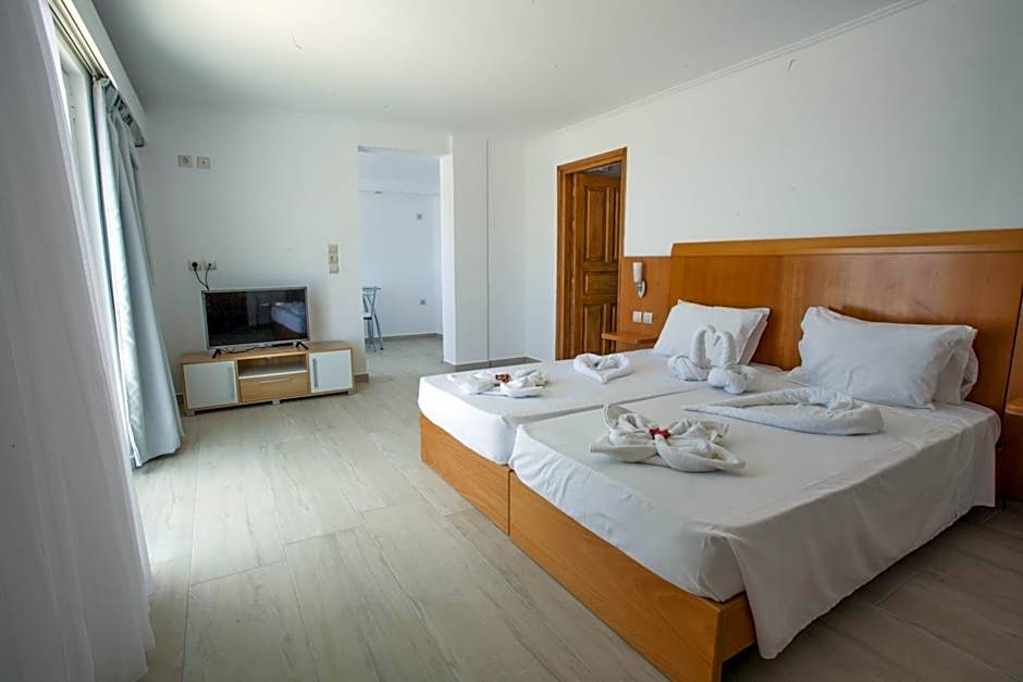 Photo 1 of 7 of Suite, Sea View