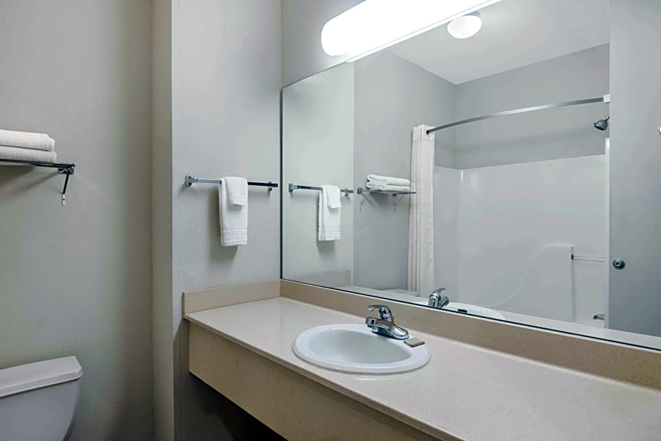 Super 8 by Wyndham Columbia East