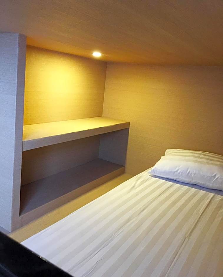 XOXO Kuta Legian Hostel