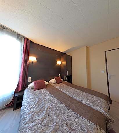 Twin Room with Shower