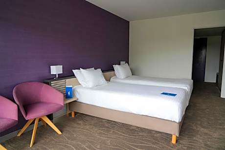 Twin Room with City View