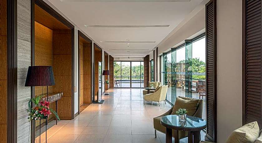 Summit Windmill Golf Residence