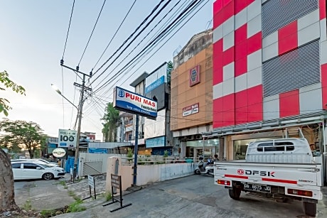 RedDoorz near Pasar Tarapung Siring Banjarmasin