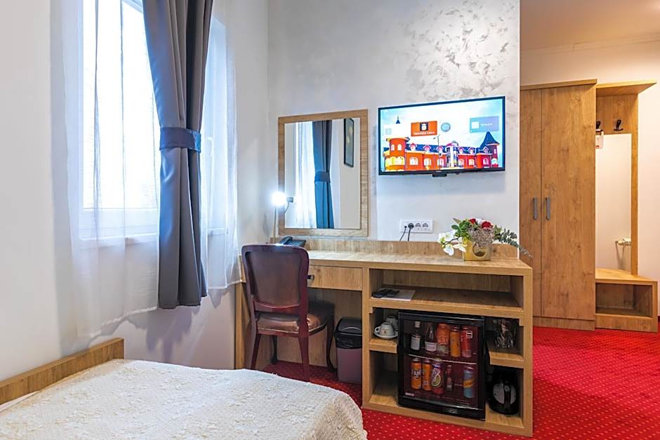 Garni Hotel Royal Crown