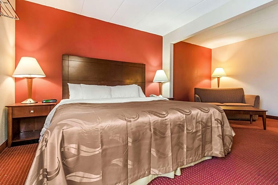 Quality Inn & Suites Lawrenceburg