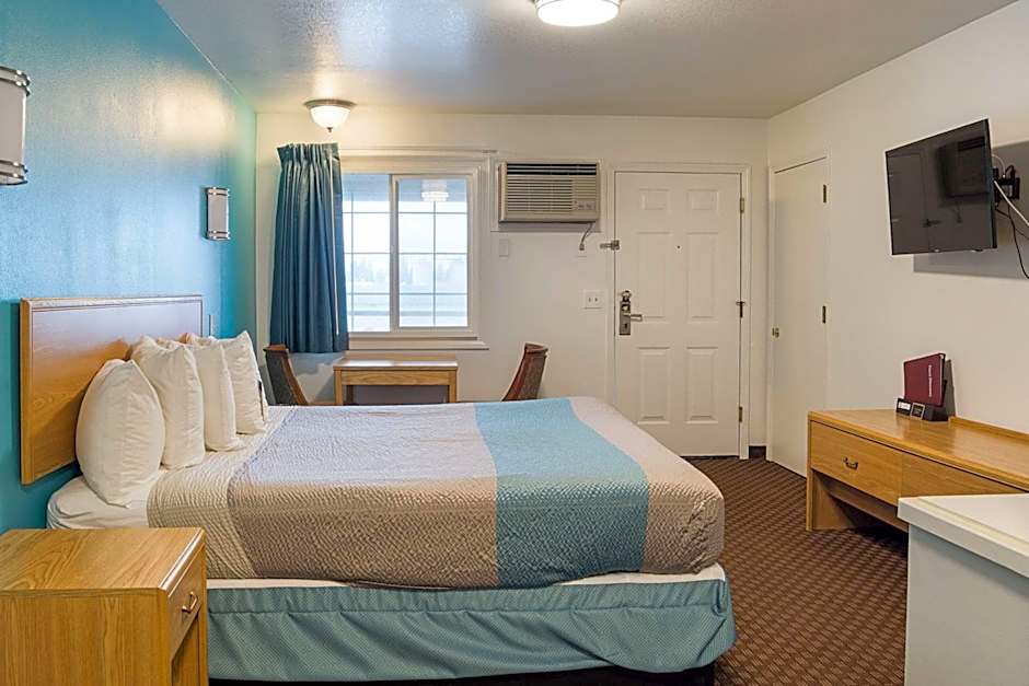 Motel 6-Canby, OR