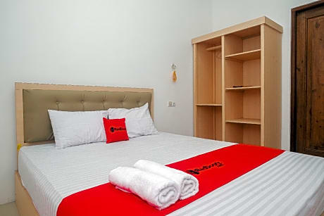 RedDoorz Syariah near Alun Alun Temanggung