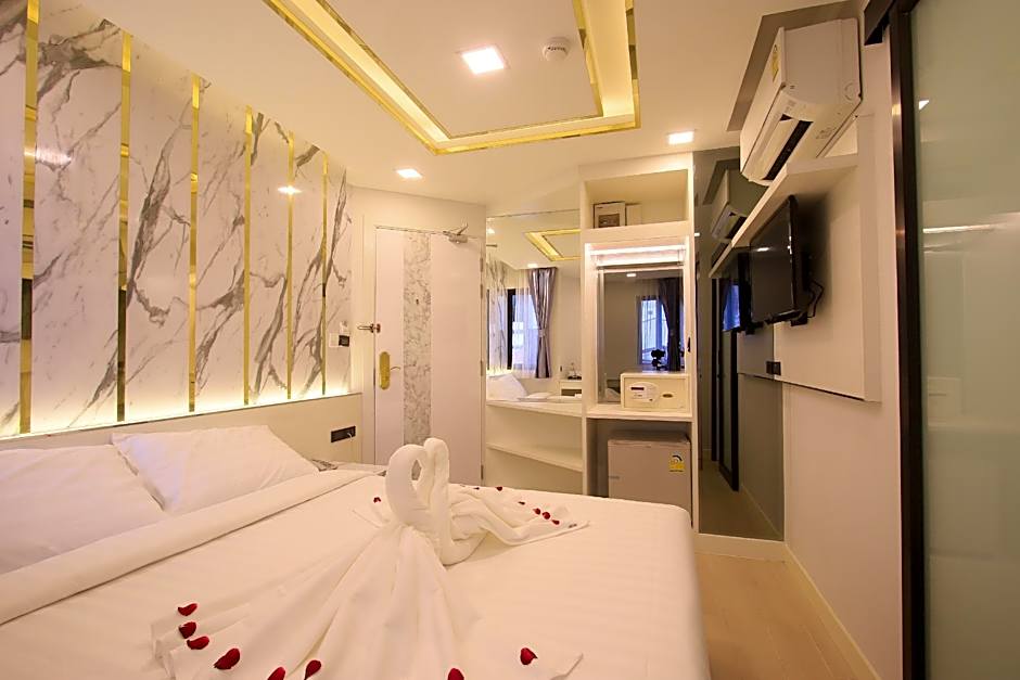 Pratunam Atrium Hotel