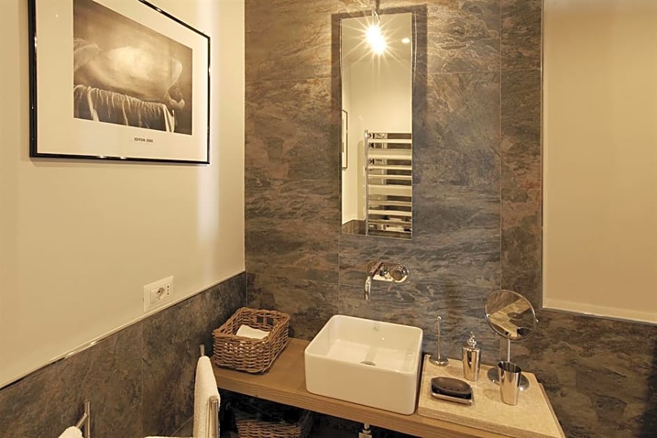 The Independent Suites