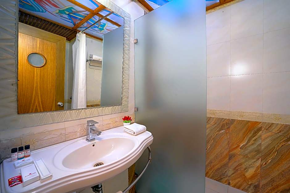 Wingston A Treehouse Hotel - Mathura