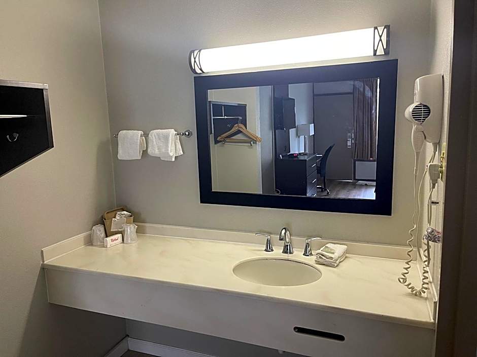 Red Roof Inn Clearfield