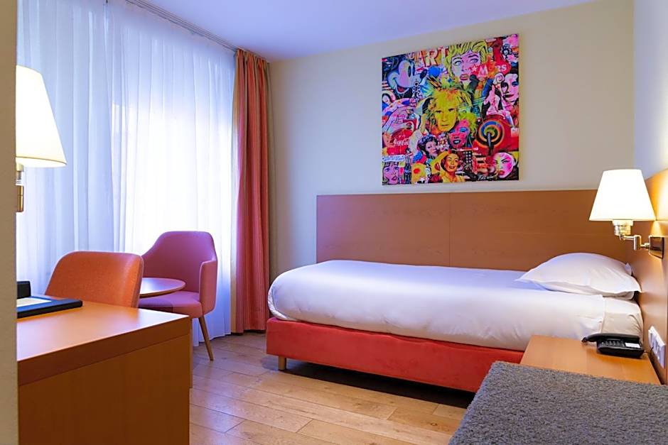 Hotel Perrin - former Carlton