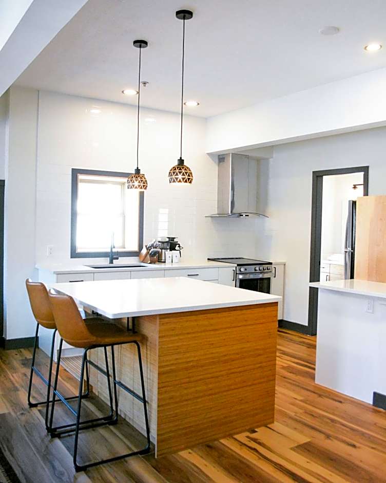 The Flying Steamshovel Inn