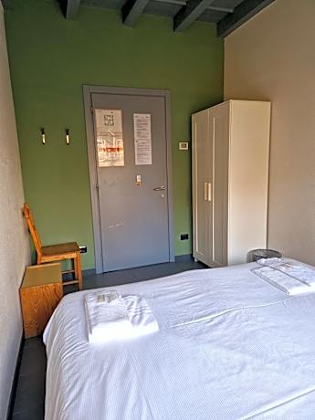 Bunk Bed in Mixed Dormitory Room