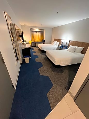 2 Queen Beds, Mobility Accessible, Bathtub w/ Grab Bars, Non-Smoking