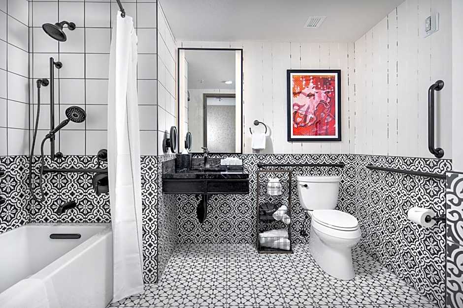 Silverton Casino Lodge - Newly Renovated