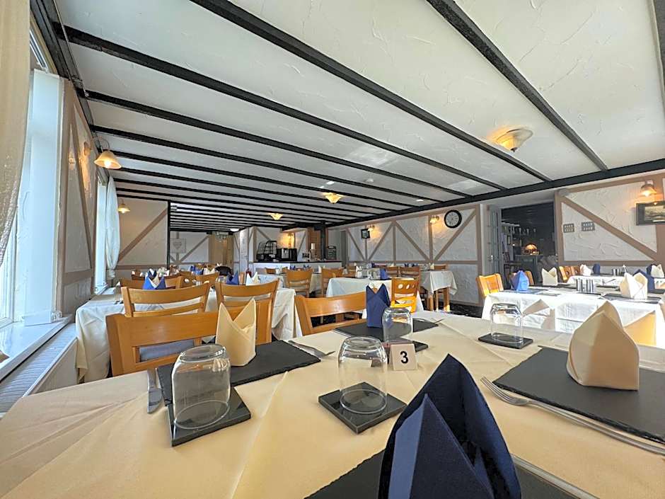 The Carpenters Arms Rooms in Broadway, Laugharne