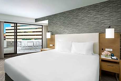 King Room with Balcony