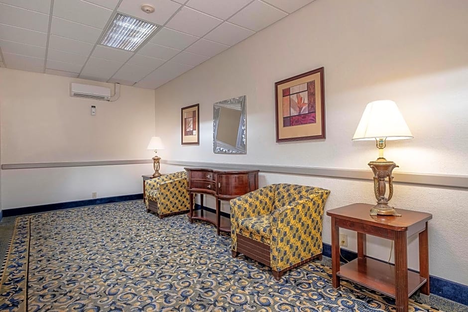 Red Roof Inn & Suites Macon