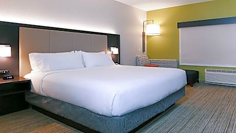 1 King Bed Walk In Shower