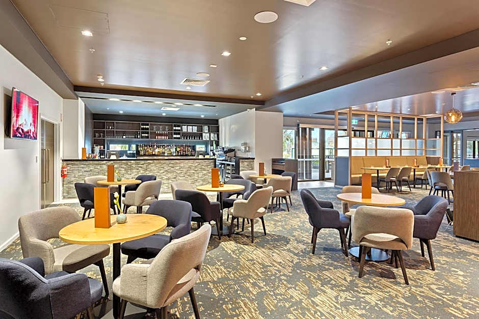 QUALITY HOTEL LAKESIDE