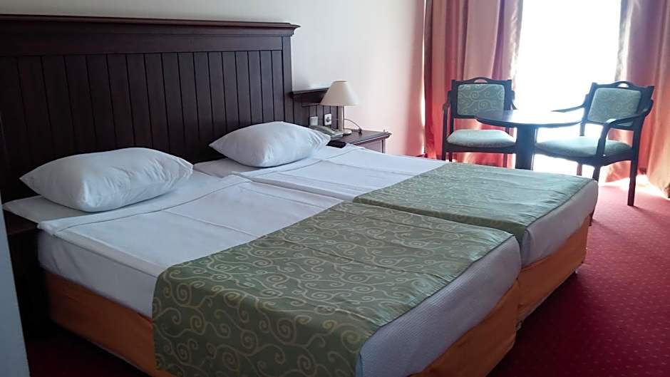 Side Palm D'or Hotel