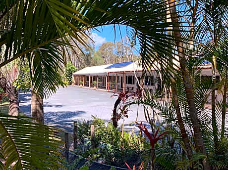 Tin Can Bay Motel