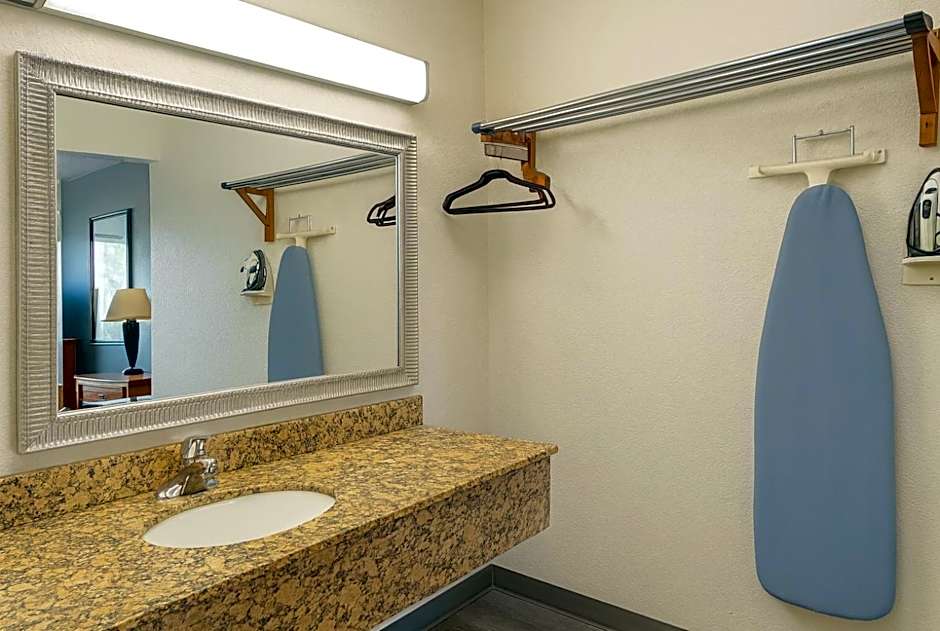 Quality Inn & Suites Conference Center Mcdonough