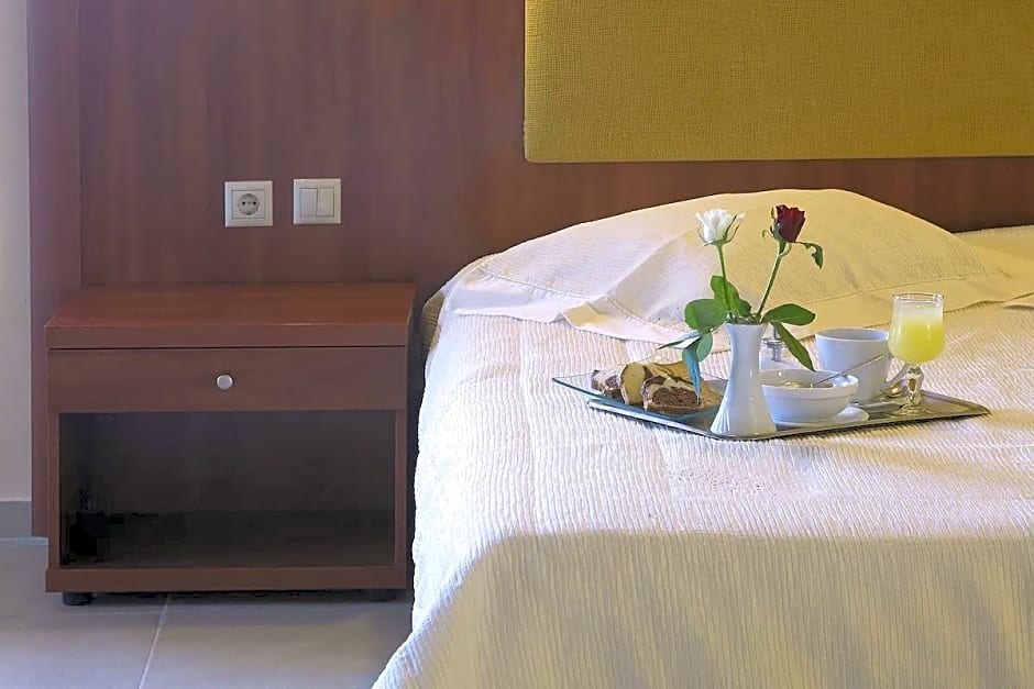 PARNIS PALACE HOTEL SUITES