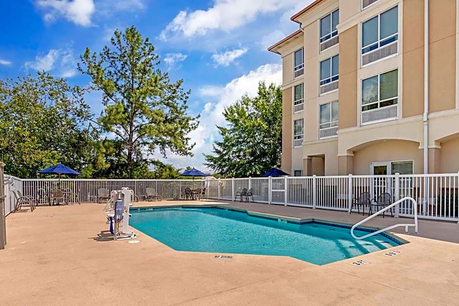 Comfort Suites