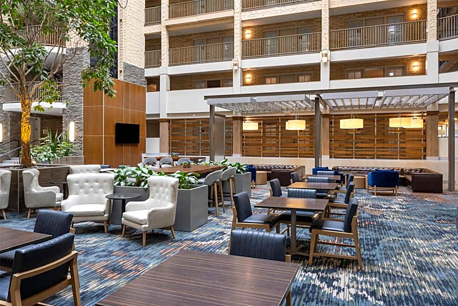 Embassy Suites by Hilton Minneapolis Bloomington Edina