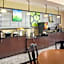 La Quinta Inn & Suites by Wyndham Union City