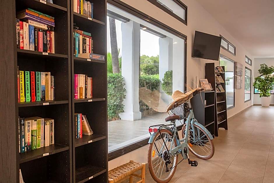 Apartamentos Club Cala Azul