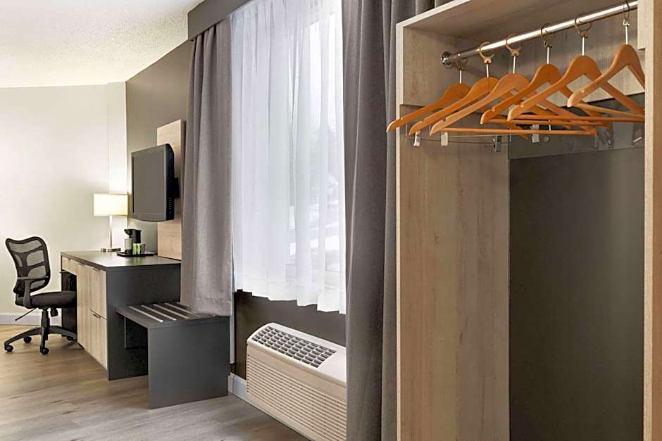 Travelodge by Wyndham Alma