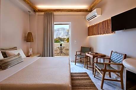 Standard Suite with Pool View