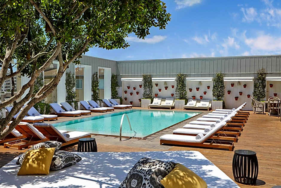 The Valorian Los Angeles, Curio Collection by Hilton