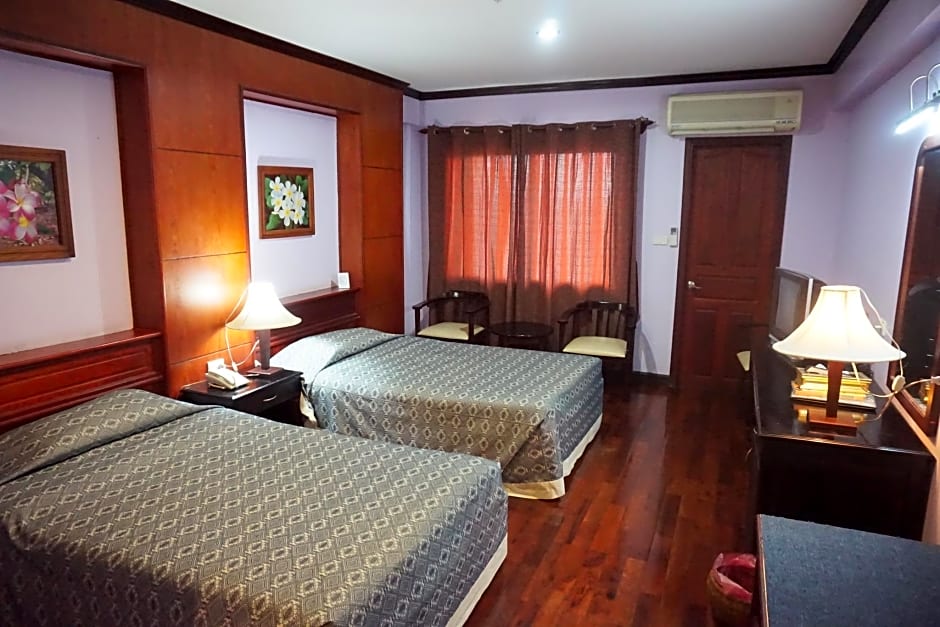 Vansana Riverside Hotel