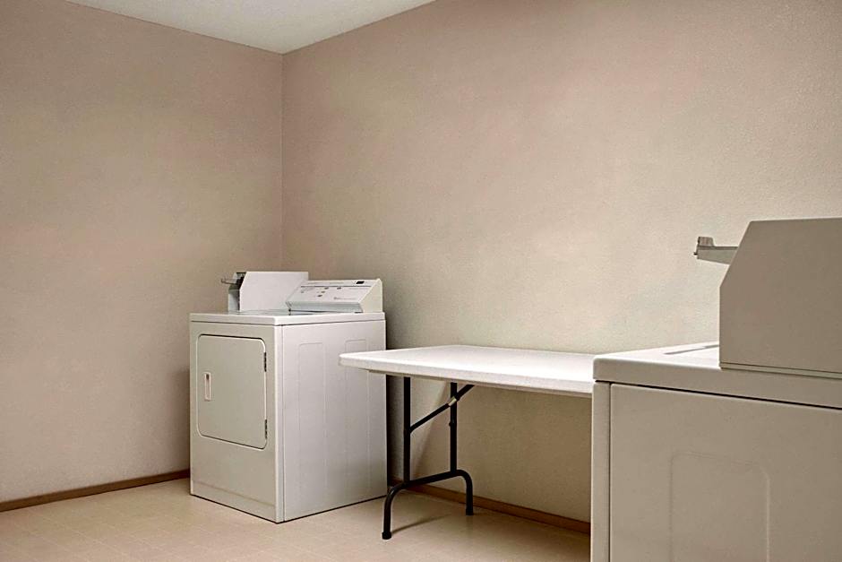 Travelodge by Wyndham Fort Scott