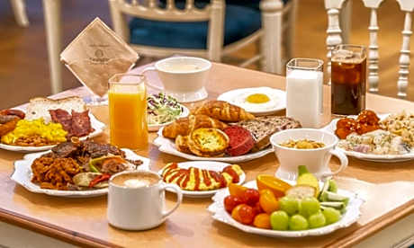 Signature Suite Double Room (Breakfast Buffet PKG for 2)