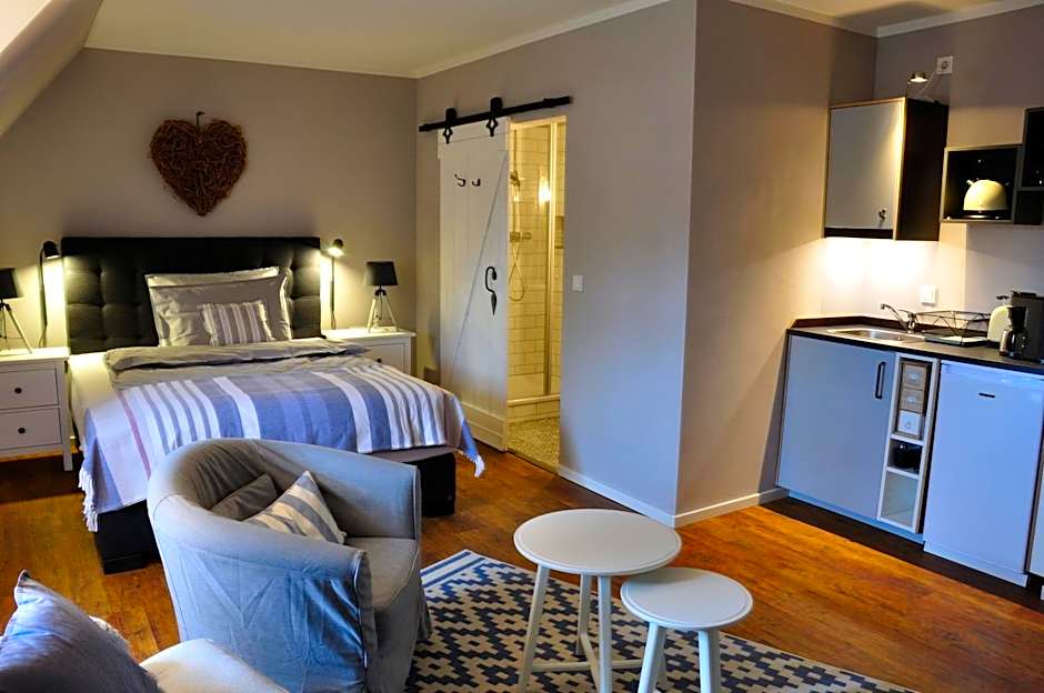 Friesen-Lodge Apartments