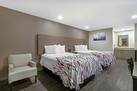 Deluxe 2 Full Beds Non-Smoking